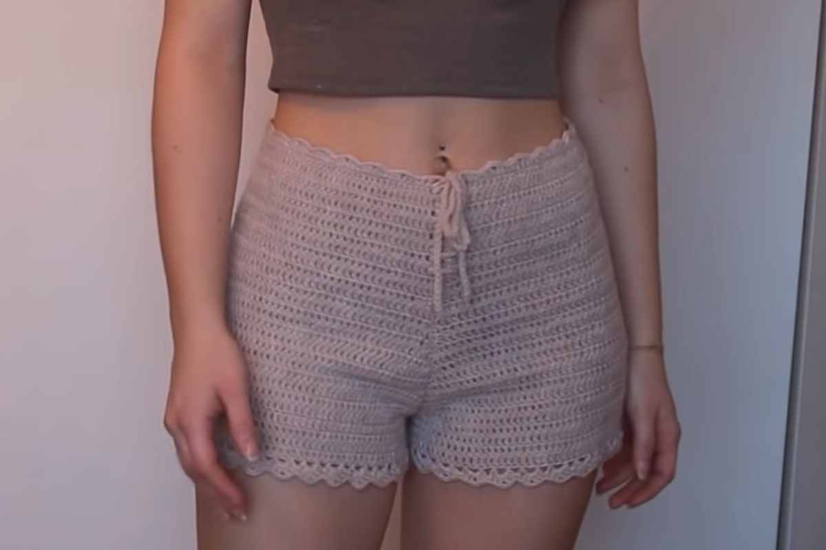 Easy Crochet High Waisted Shorts Tutorial