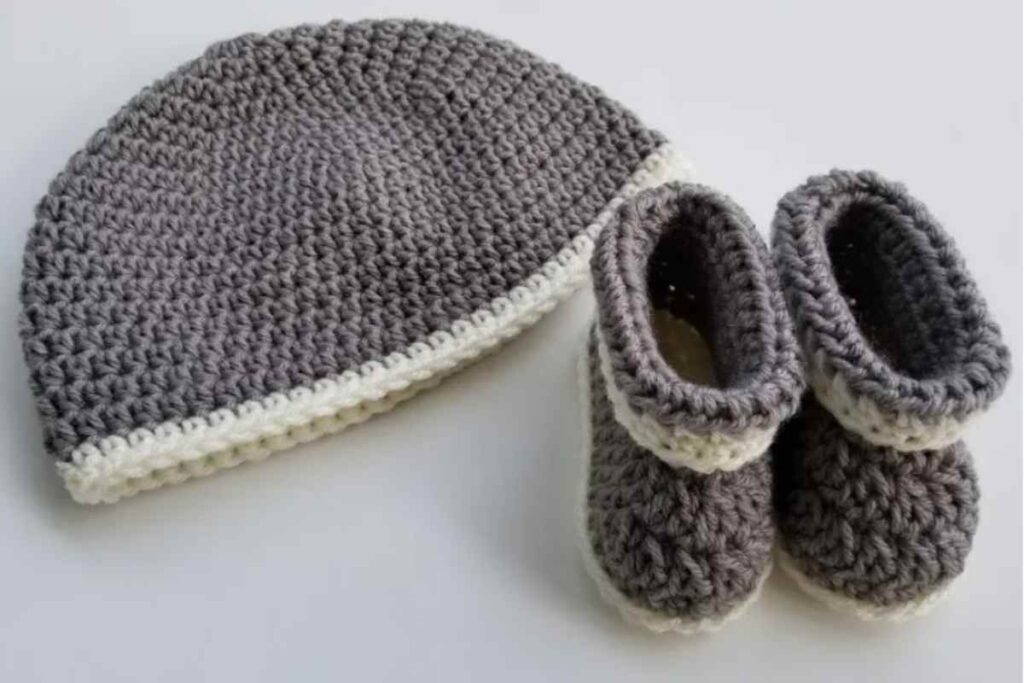 Lovely Baby Hat and Booties - Free Crochet Pattern