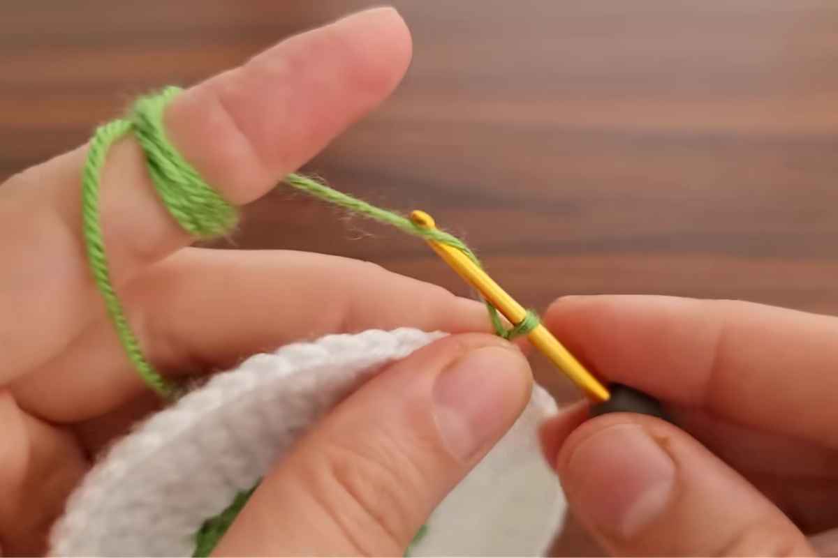 How to Use a Crochet Motif Like This in Real Projects