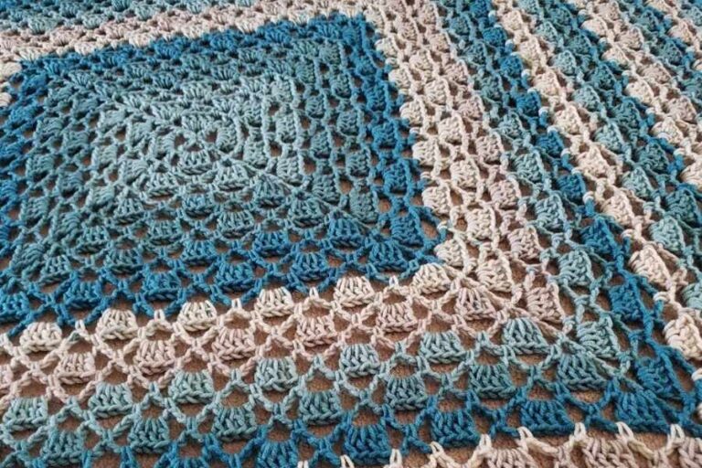 How to Crochet The Diamonds & Cubes Blanket