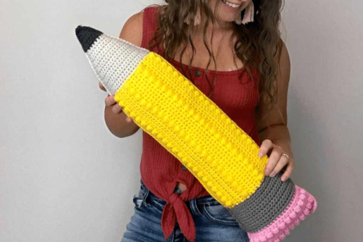 DIY Decor Free Crochet Pencil Pillow Pattern