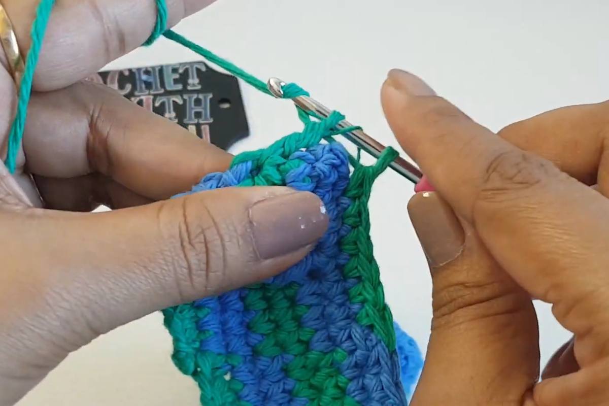 How a Crochet Planter Cozy Should Fit (So It Looks Neat)