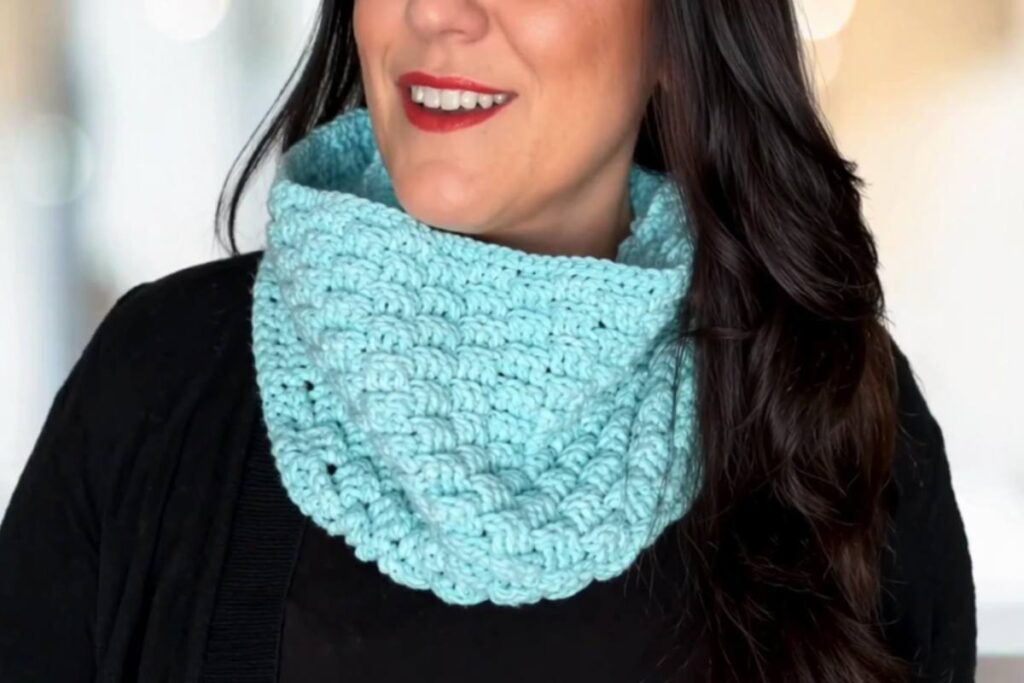 Glow in the Dark Cowl Tutorial: Basketweave Crochet Cowl Free Pattern