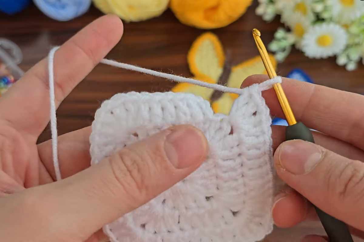 How these crochet butterfly coasters work as a 2-in-1 project