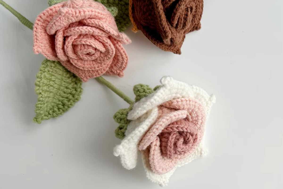 Crochet flower bouquet tutorial for a Mother’s Day gift