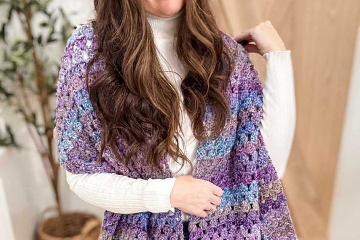 Granny Stitch Ruana Crochet Pattern (One Piece + Pockets)