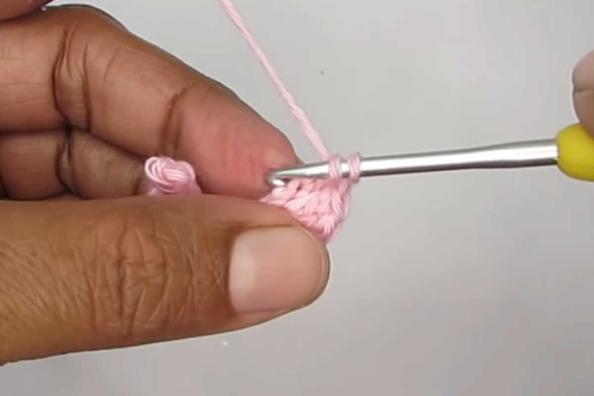 Mini Flower Bouquet Crochet Tutorial (Keychain)