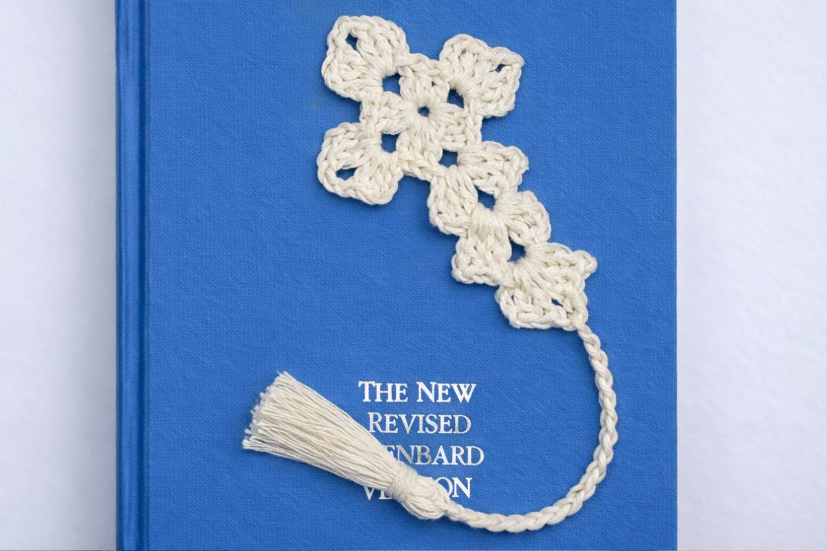 How to Crochet a Cross Bookmark: Easy and Elegant DIY Project