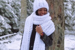 5 Easy Crochet Scarves (Beginner Patterns You’ll Actually Wear)
