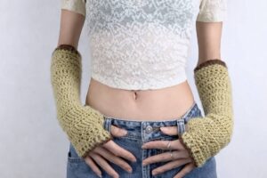5 Crochet Fingerless Gloves (Quick, Cozy & Beginner-Friendly)
