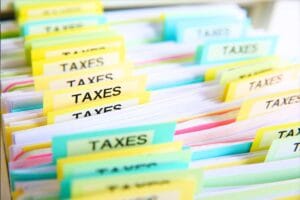 How Spanish-Speaking Expats Manage Taxes in Germany