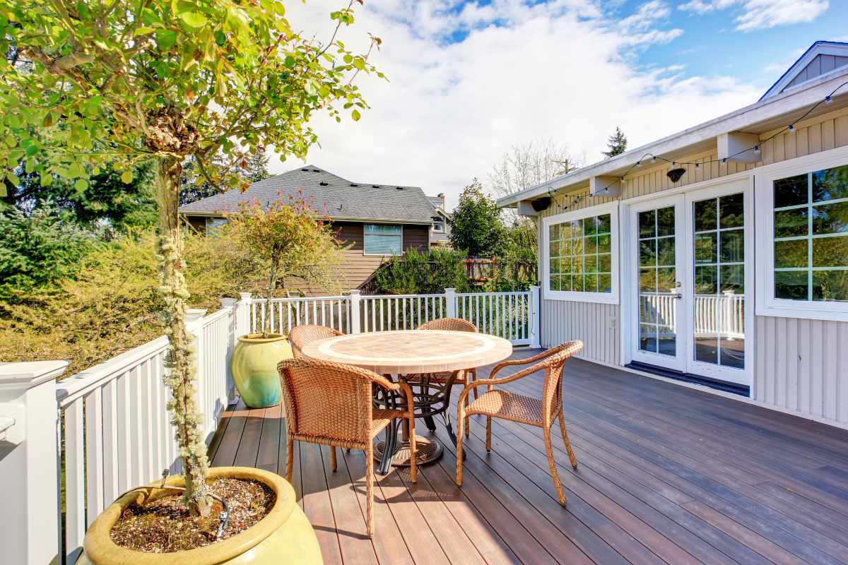Creative Landscaping Ideas to Enhance Your Deck