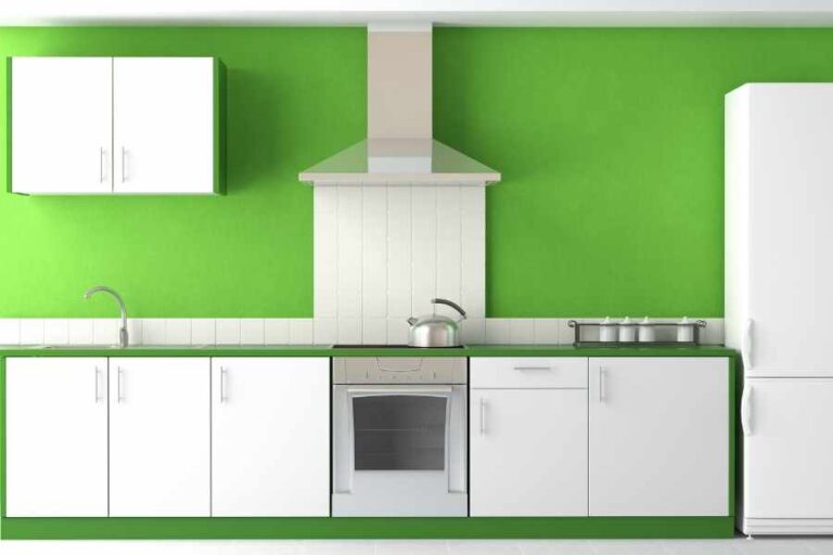 The 3 Best Colors to Paint a Kitchen, According to Real Estate Pros