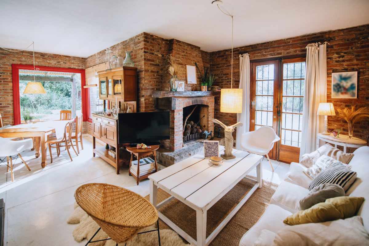 Exploring the Fusion: The Enchanting Blend of Modern and Rustic Styles