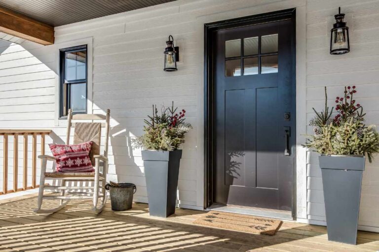Transform Your Small Front Porch With These Expert Tips