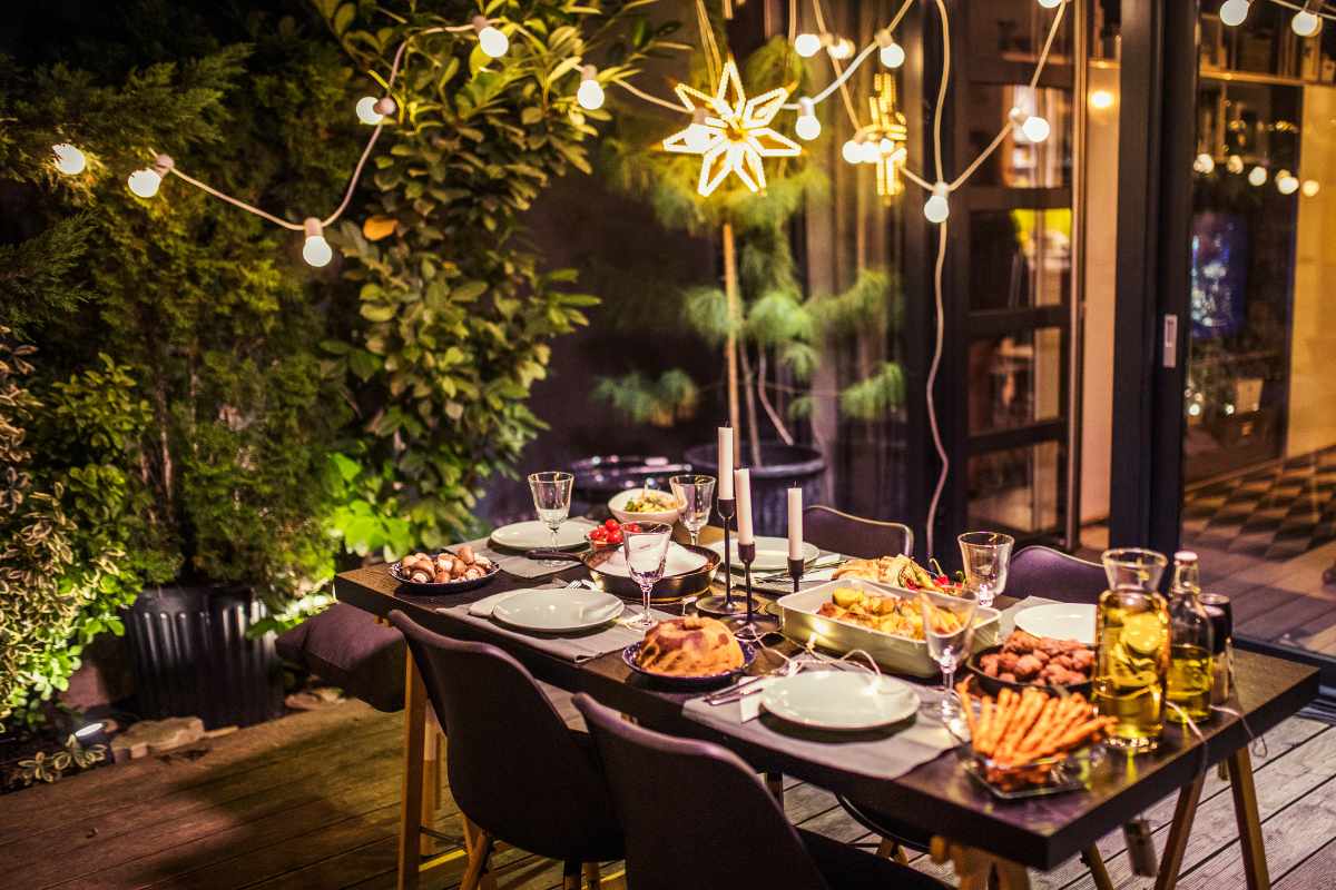 Hosting the Ultimate Dinner Party: Your Complete Guide to Success