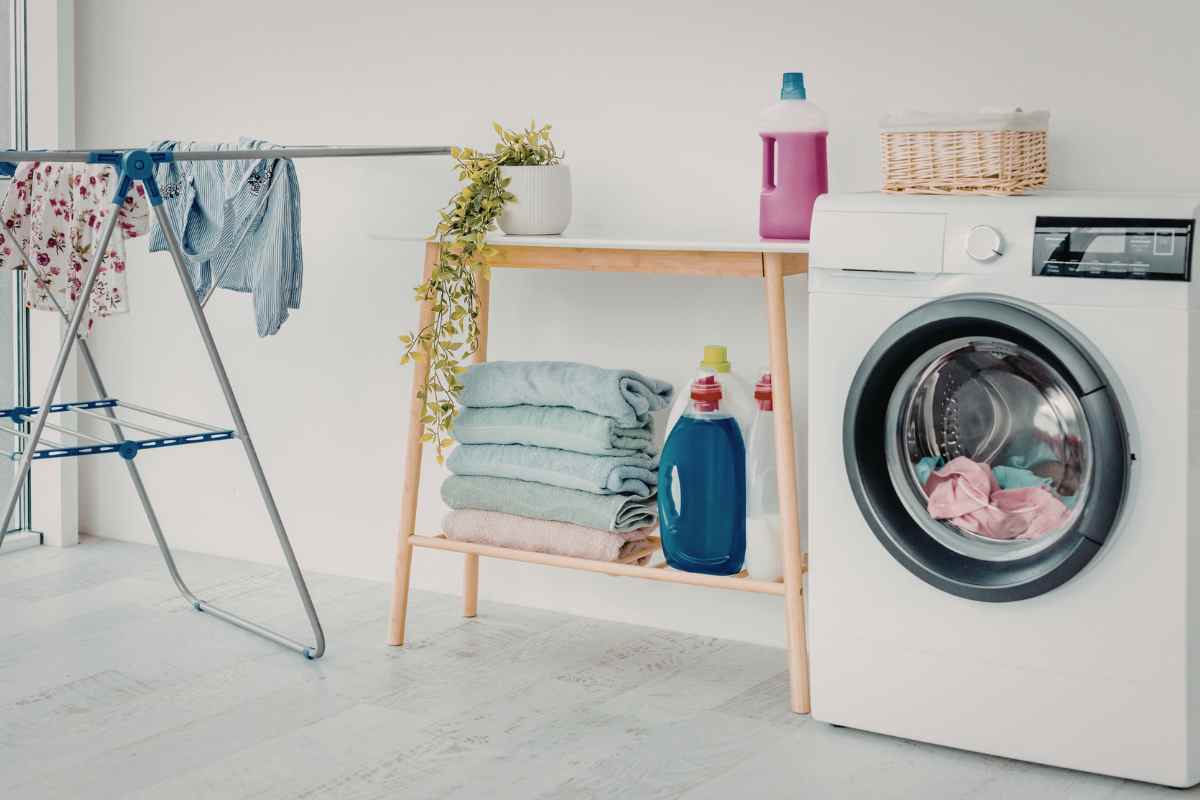 Modern Laundry Room Ideas with quartz finishes