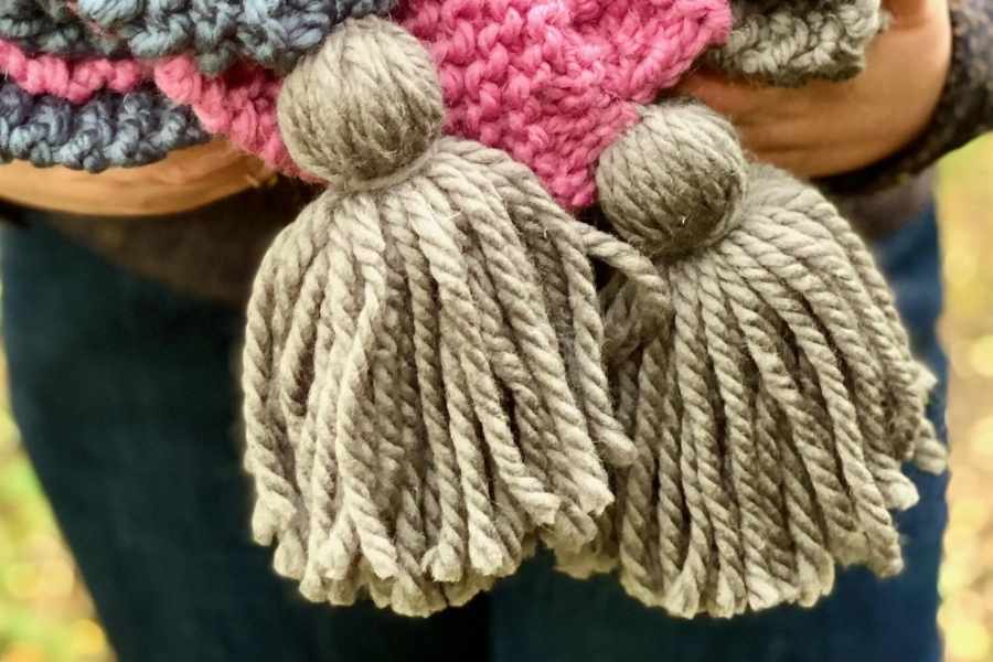 Learn to Make Tassels With Super Chunky Yarn