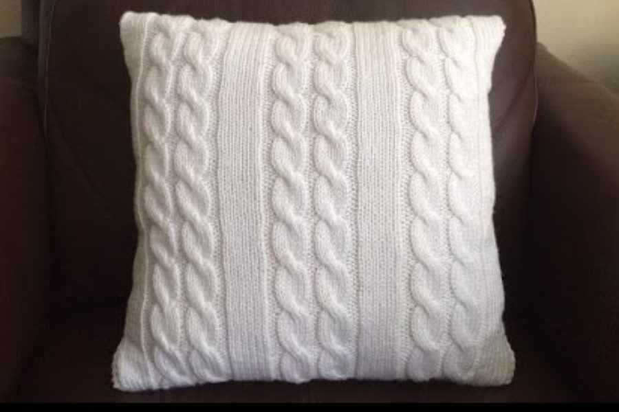 Very Pretty! How To Knit A Cable Pillow