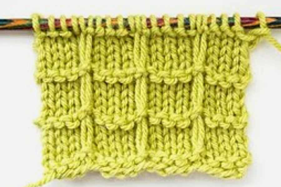 Easy and Versatile Knitting with the Slip Stitch Waffle Pattern