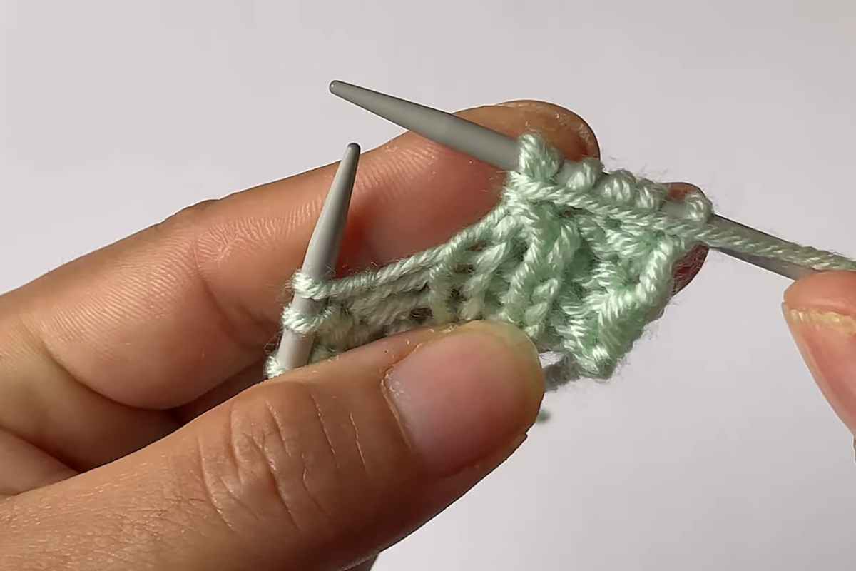 Learn a Simple Repeating Knitting Pattern for Cozy Creations