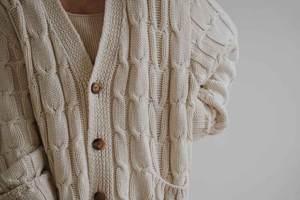 3 Cardigan Details That Make It Look Pro (Zippers, Pockets, Button Bands)