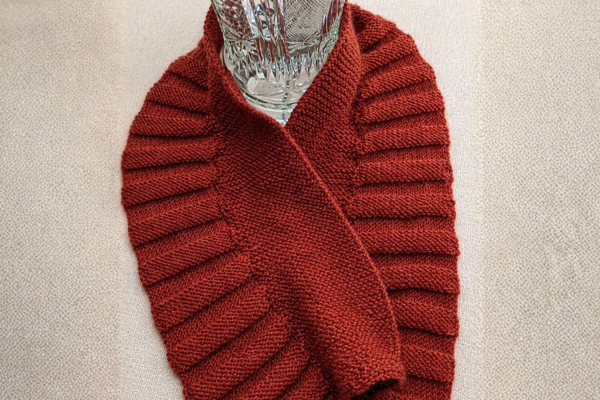 The Wavy Scarf: A Super Elegant and Easy-to-Make Accessory