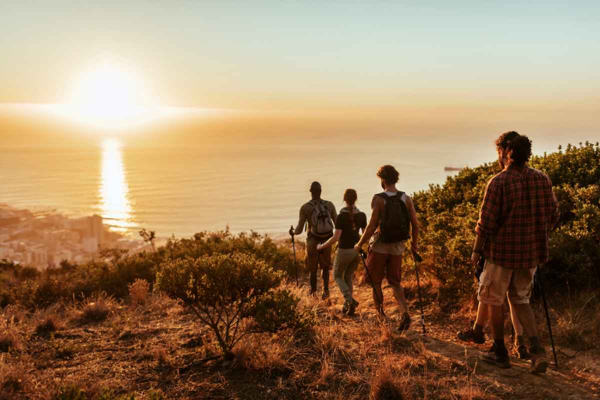 The Pros and Cons of Hiking Alone vs. with a Group