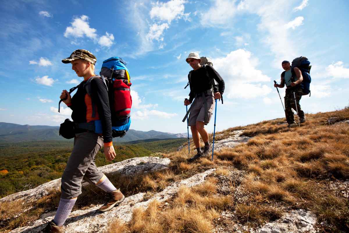 The Pros and Cons of Hiking Alone vs. with a Group