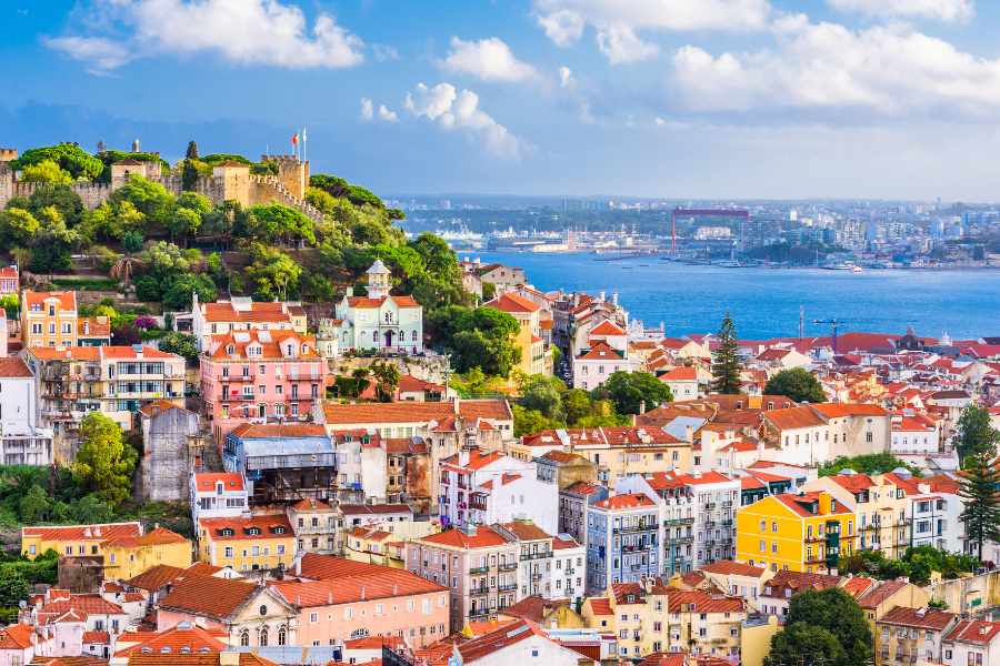 Best Neighborhoods in Lisbon to Search for